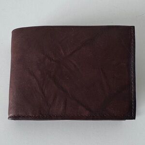 Prince Gardner Men Classic Brown Leather Bifold Wallet